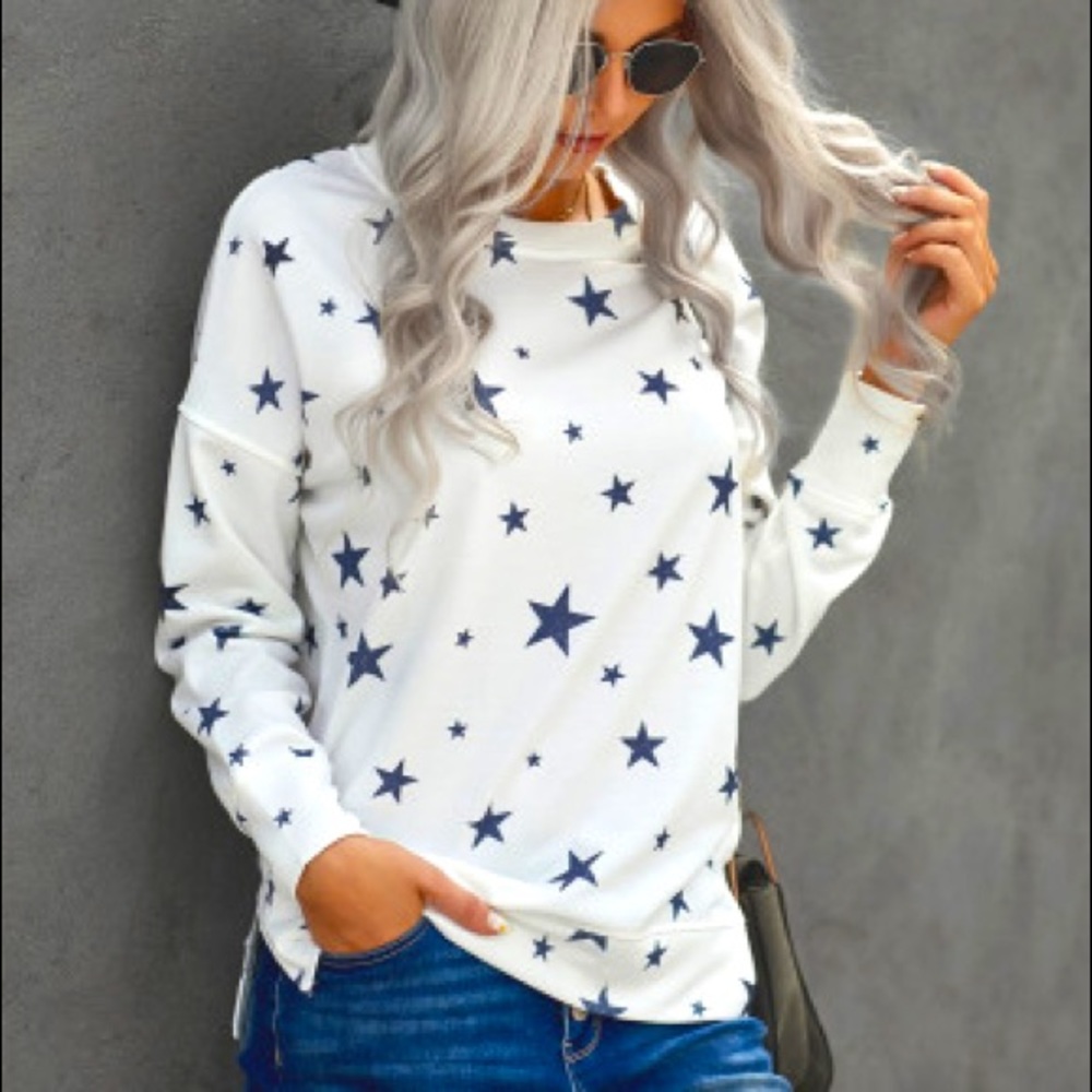 🚫SOLD🚫⭐️Star Sweater⭐️